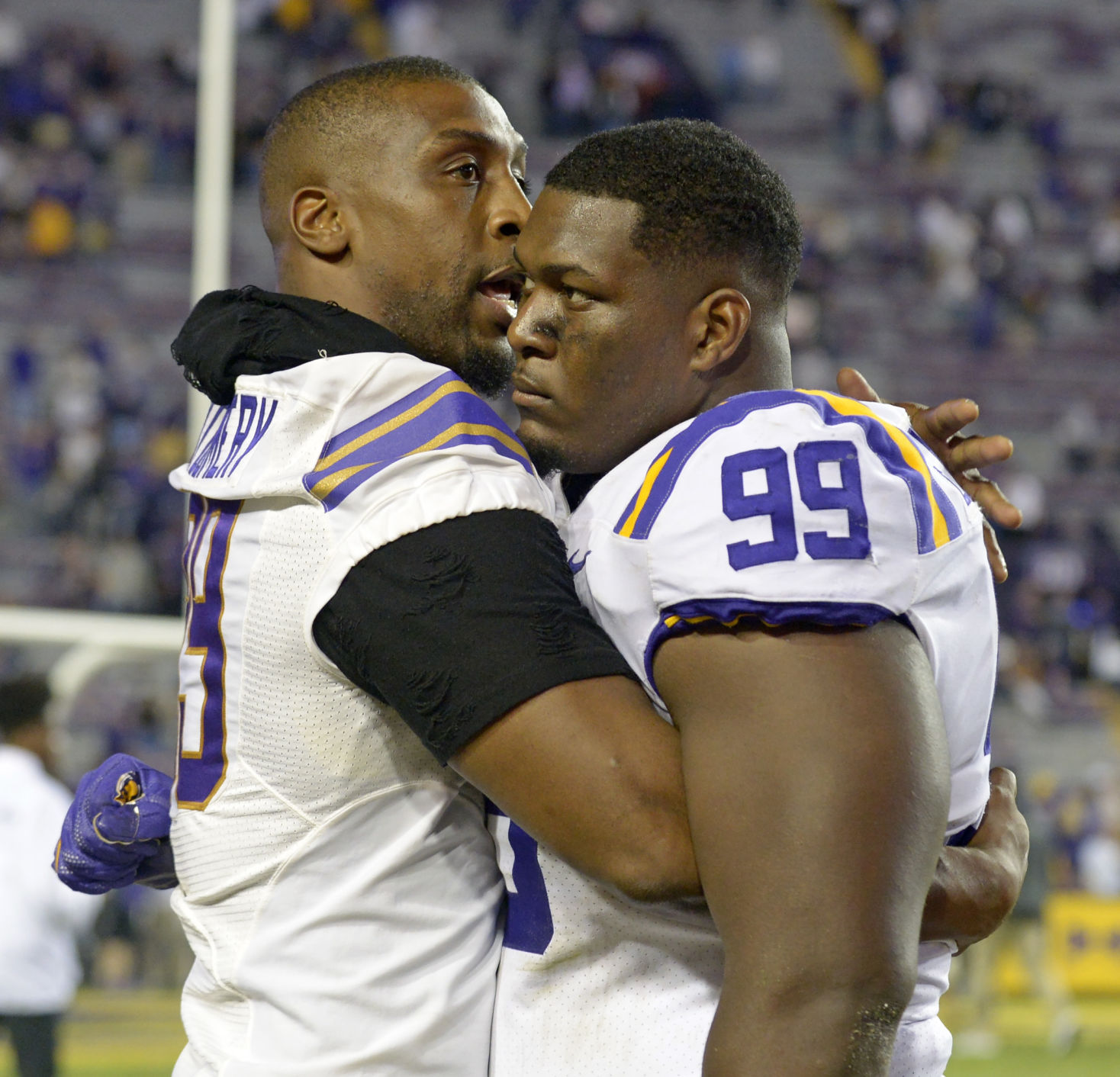 lsualabamafootball.110418_2682
